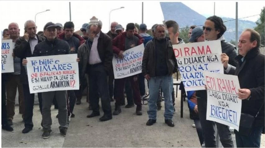 Ξεσηκωμός Χιμαριωτών κατά του σχεδίου του Έντι Ράμα: Δεν θα επιτρέψουμε να λεηλατήσετε την περιουσία μας (εικόνες)